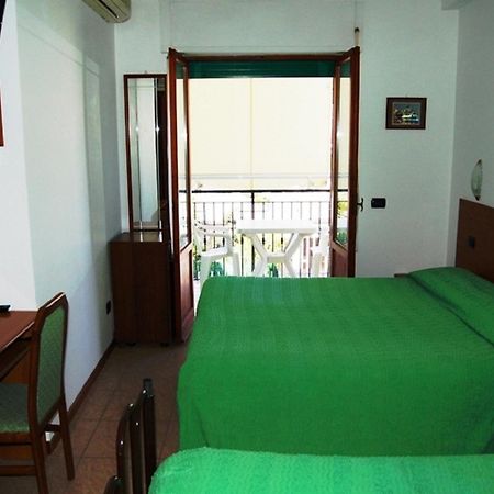 Hotel Ferrara Σαν Μπενεντέτο ντελ Τρόντο Εξωτερικό φωτογραφία