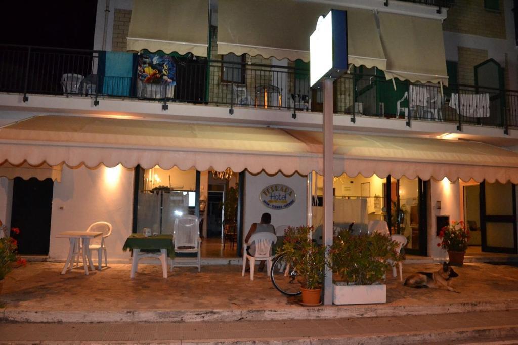 Hotel Ferrara Σαν Μπενεντέτο ντελ Τρόντο Εξωτερικό φωτογραφία